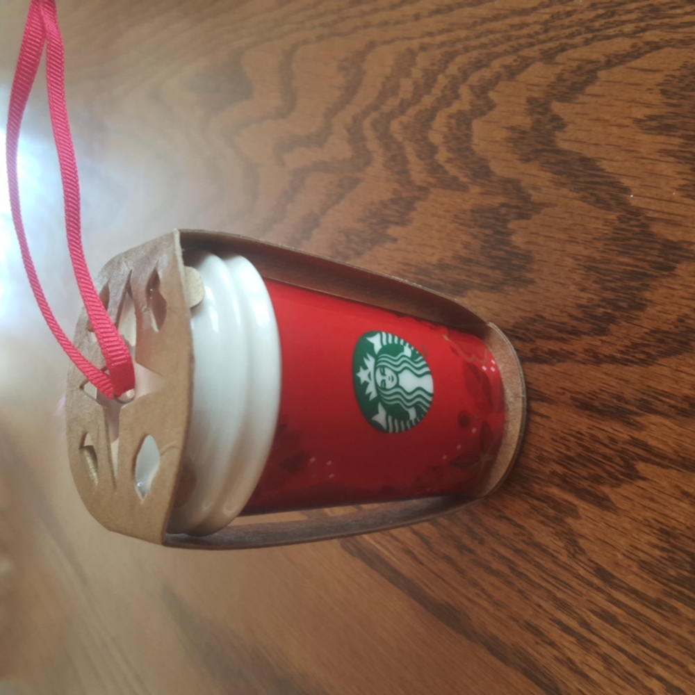 Starbucks NWT  HOLLY HOT CUP 2013 Ceramic Christmas Holiday Ornament